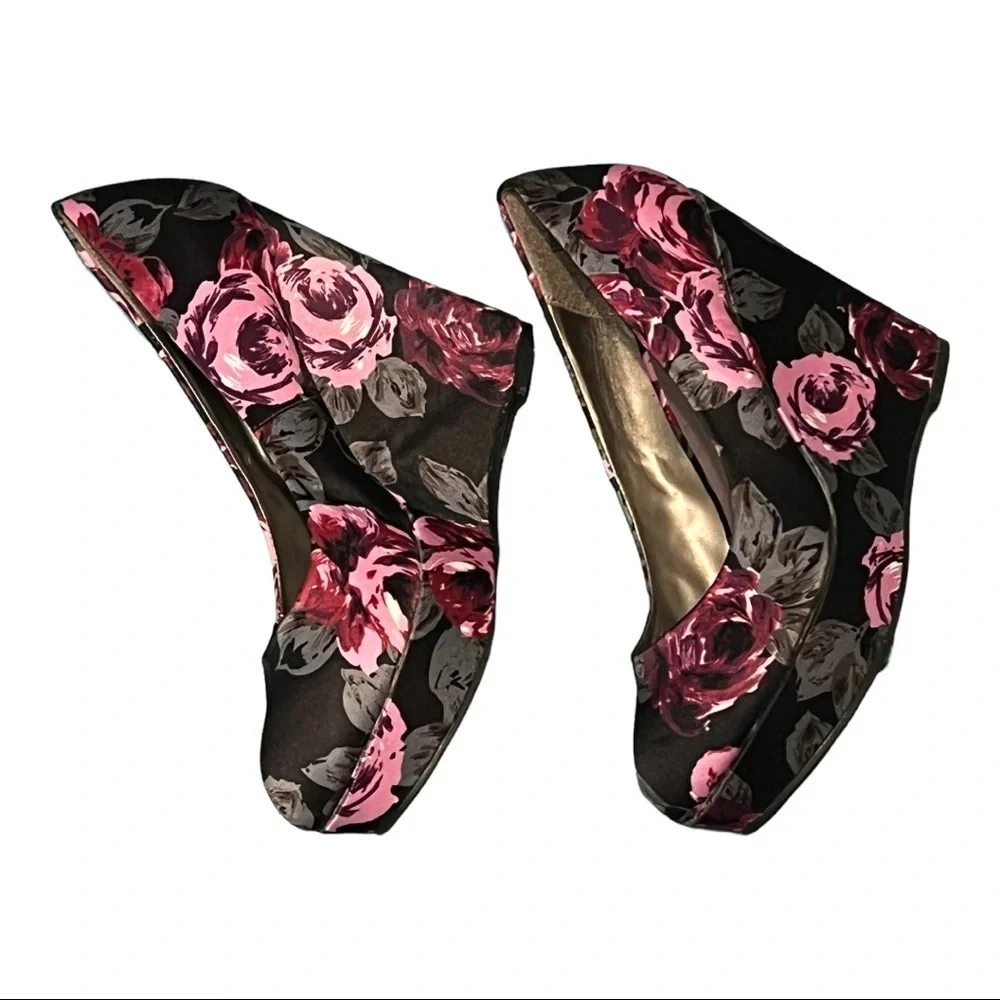 Madden Girl EXPLODE Satin Wedge Y2K Platform Heels Black Rose Glam Slip-On Shoes